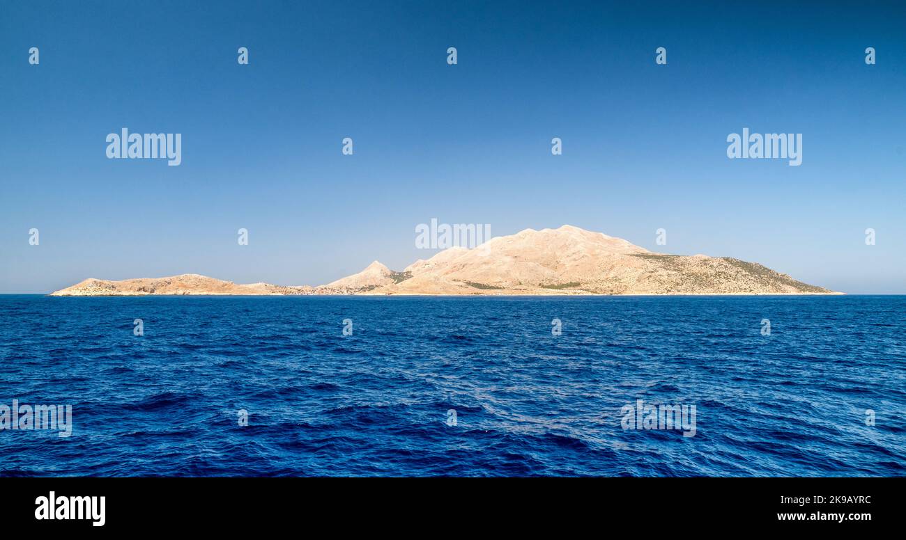 Petite île de Halki (Chalki) en mer Egée en Grèce Banque D'Images