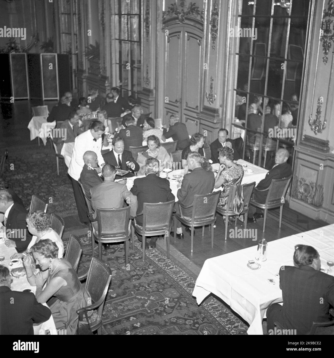 Dîner du médecin de chemin de fer en 1958, la salle à manger Grand Hotel. Banque D'Images