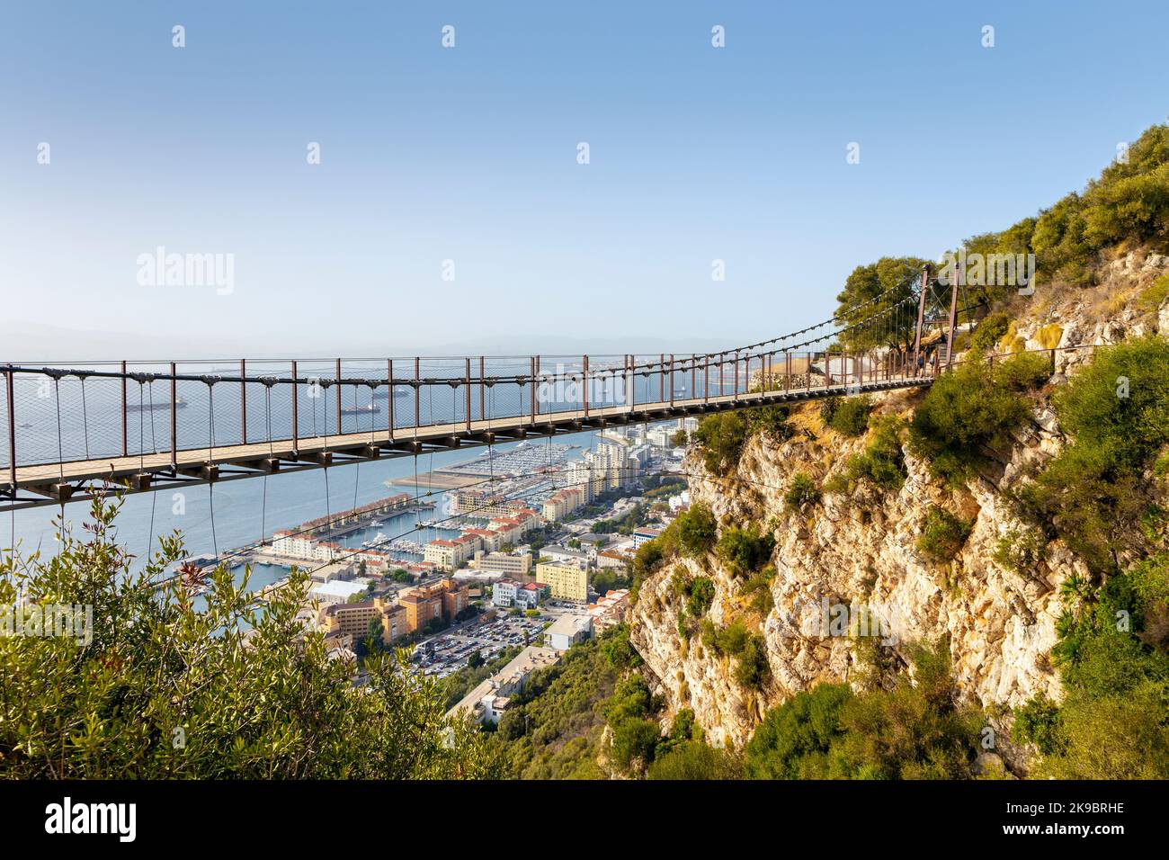 Vue panoramique depuis le pont suspendu de Windsor à Gibraltar Rock et la réserve naturelle d'Upper Rock à Gibraltar Banque D'Images