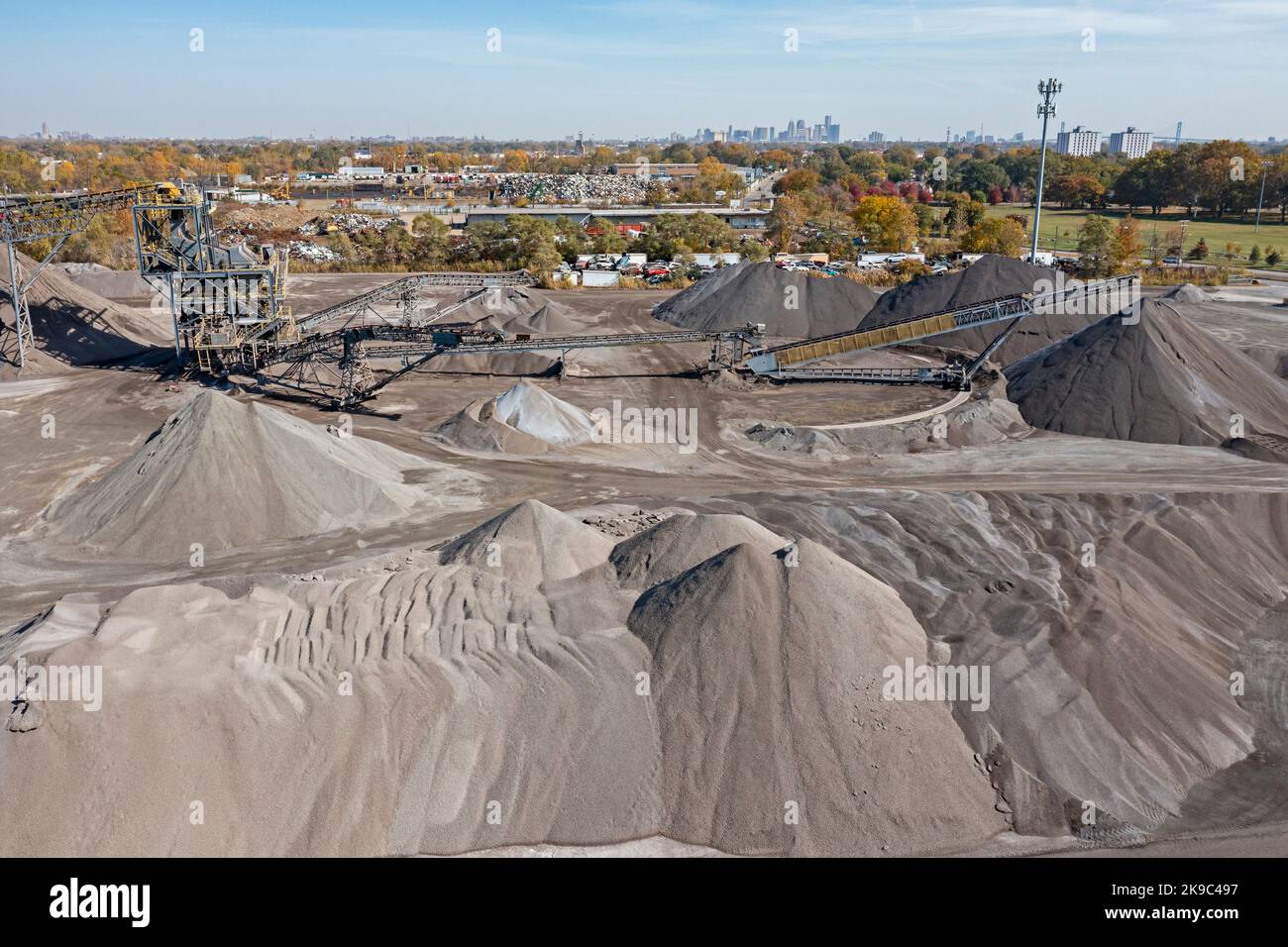 Detroit, Michigan - l'usine de granulats Edward C. Levy dans le sud-ouest de Detroit. Les agrégats, y compris le sable, le gravier, les scories et le béton recyclé, sont utilisés Banque D'Images