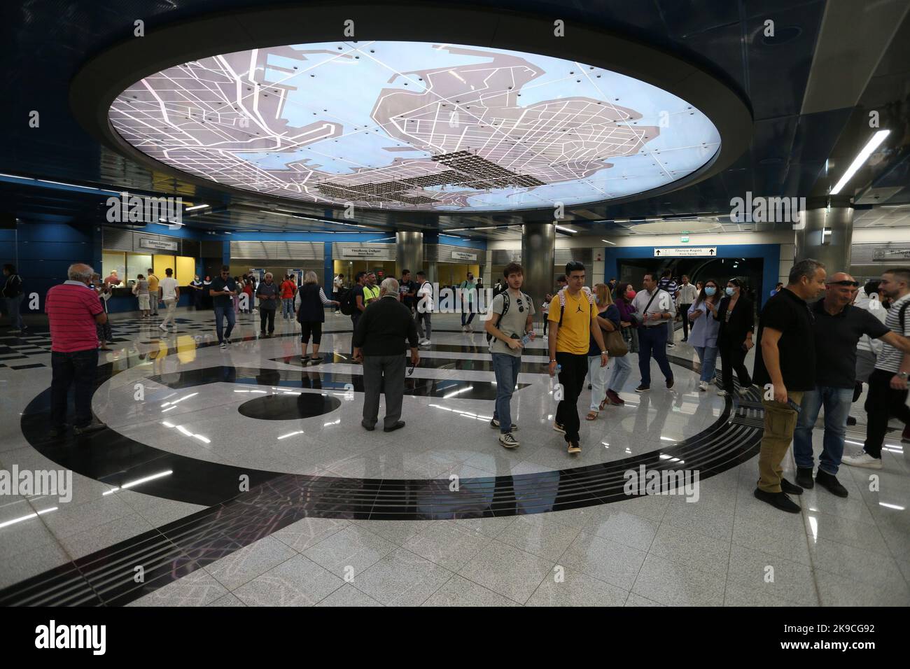 Αfter 10 ans de construction, le métro d'Athènes atteint le plus grand port du pays, le Pirée. Banque D'Images