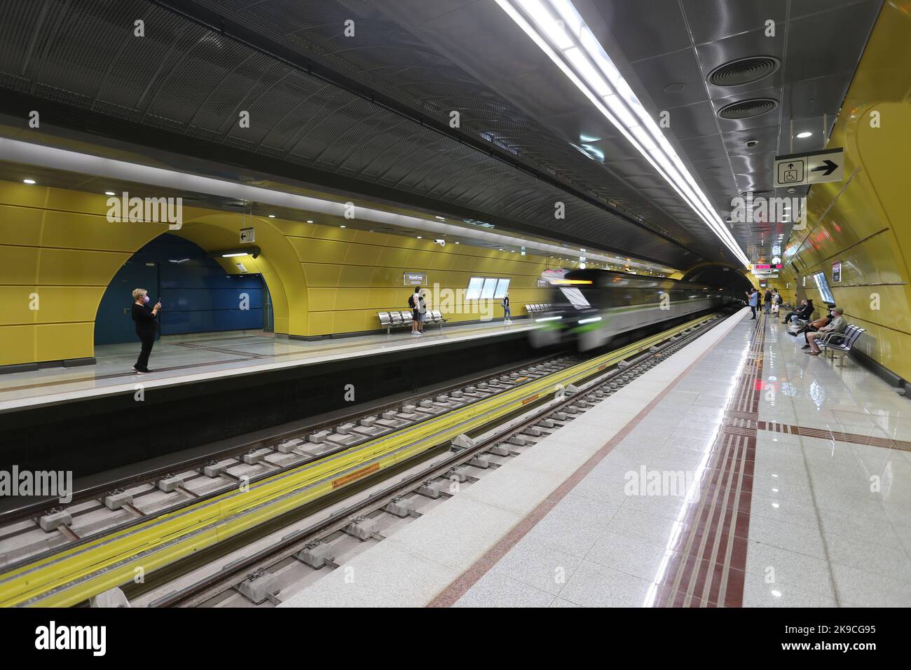 Αfter 10 ans de construction, le métro d'Athènes atteint le plus grand port du pays, le Pirée. Banque D'Images