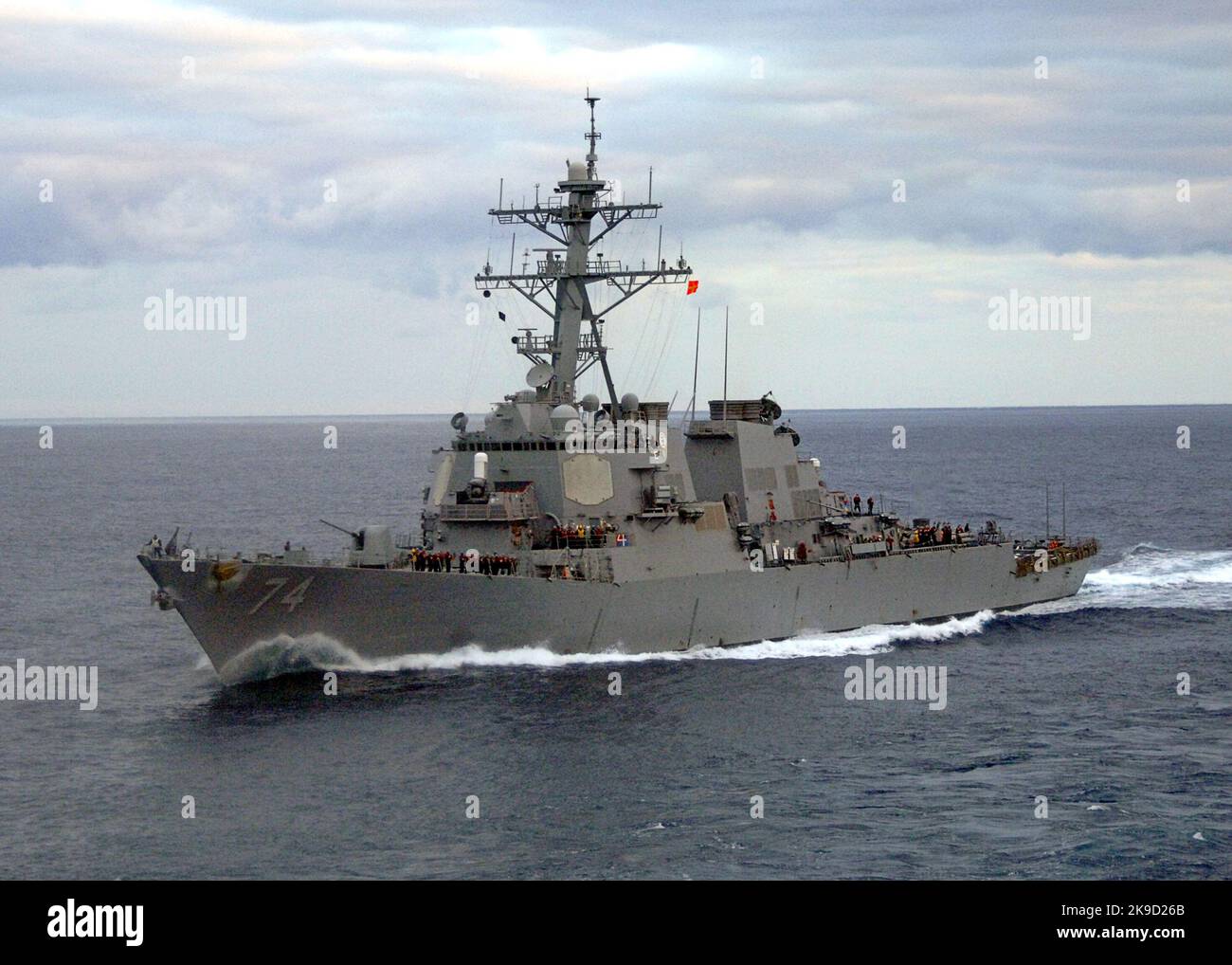 Le destroyer de missile guidé USS McFaul (DDG 74) U.S. Navy Banque D'Images