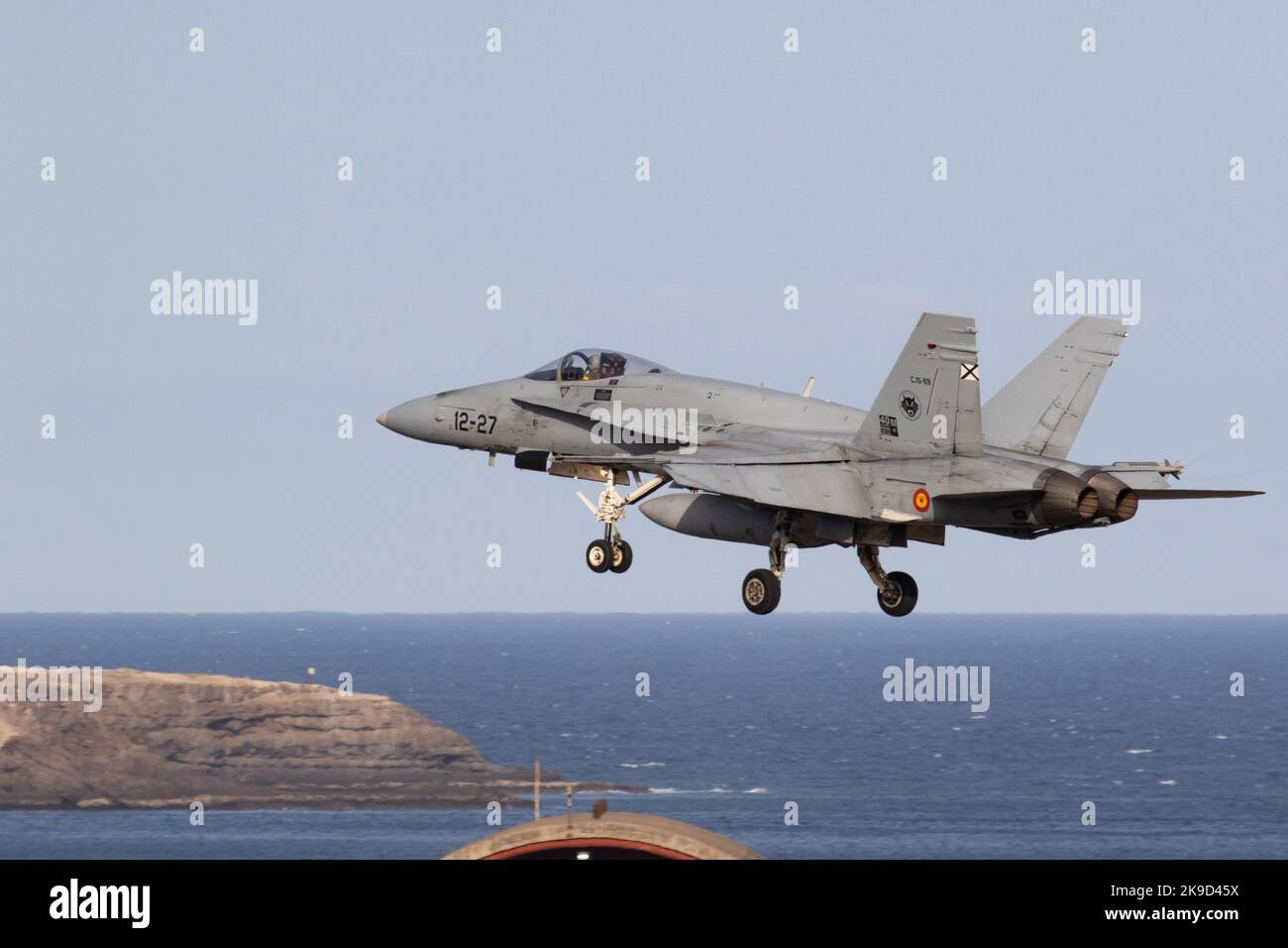 Les Hornets de la Force aérienne espagnole atterrissent à la base aérienne de Gando pendant l'exercice SIRIO 22. Banque D'Images