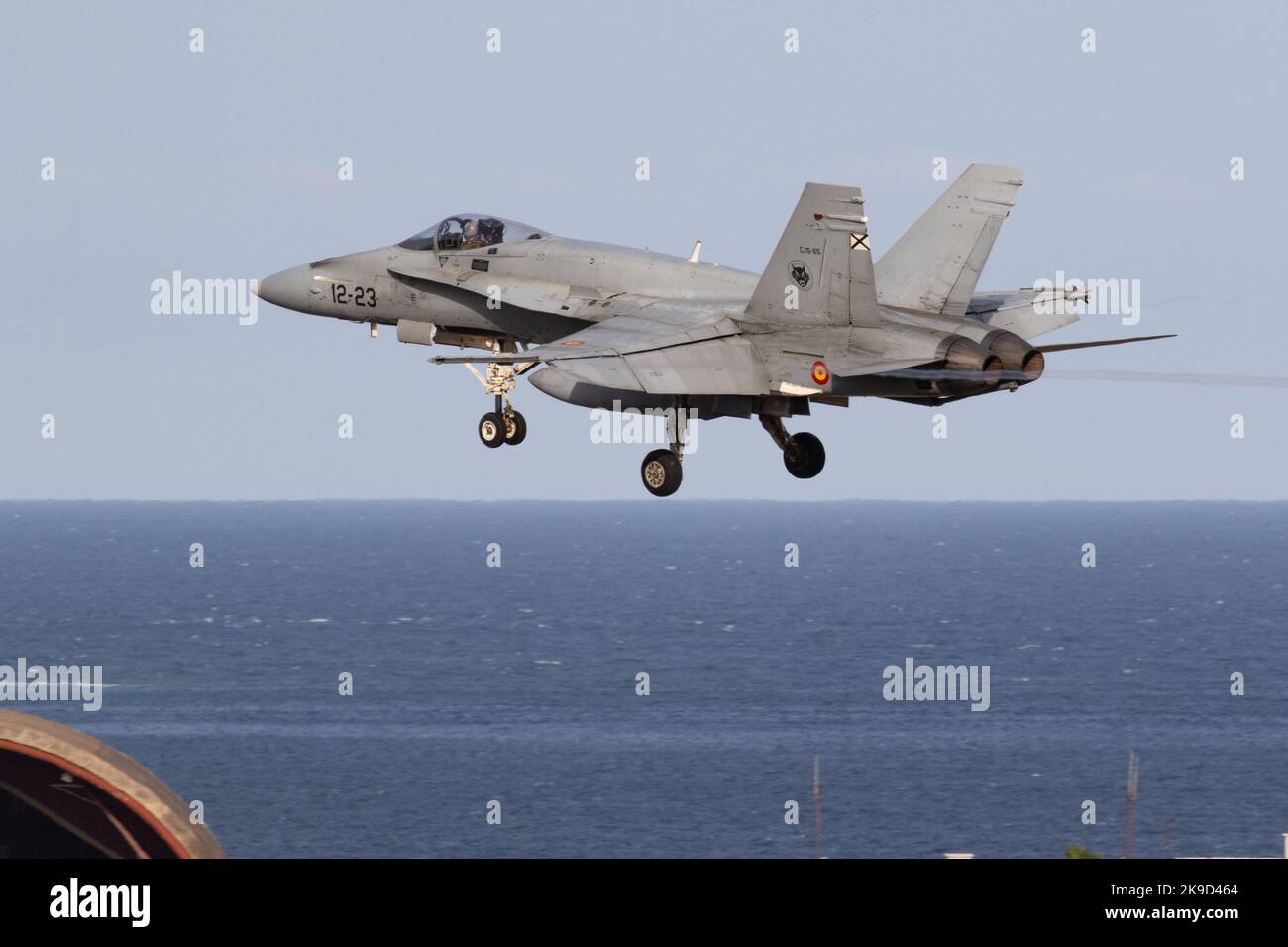 Les Hornets de la Force aérienne espagnole atterrissent à la base aérienne de Gando pendant l'exercice SIRIO 22. Banque D'Images