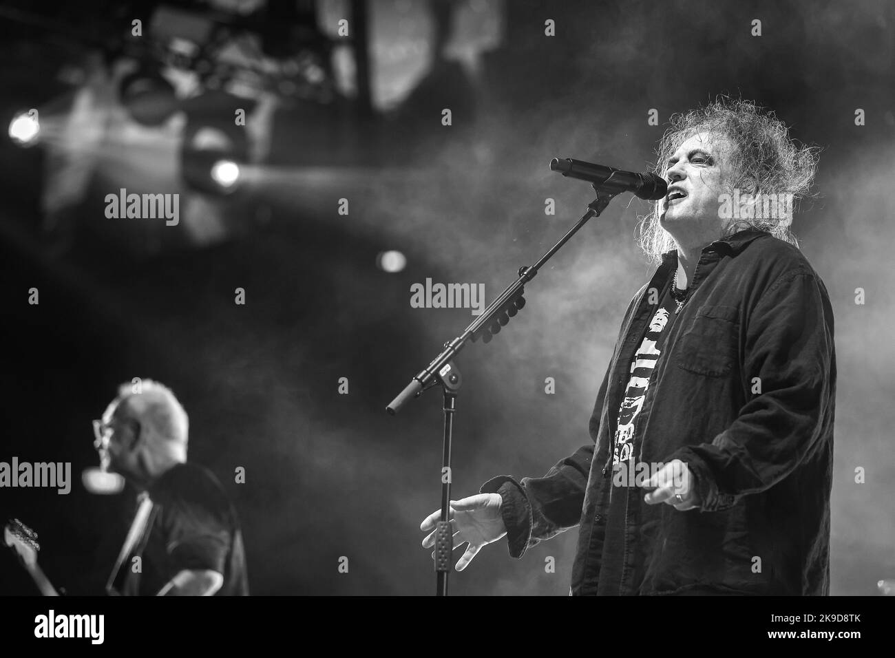 Robert Smith, leader du groupe de rock anglais The Cure, se produit lors d'un concert à l'Arena Zagreb on 27 octobre 2022, à Zagreb, en Croatie. Photo: Luka Stanzl/PIXSELL Credit: Pixsell photo & video Agency/Alay Live News Banque D'Images