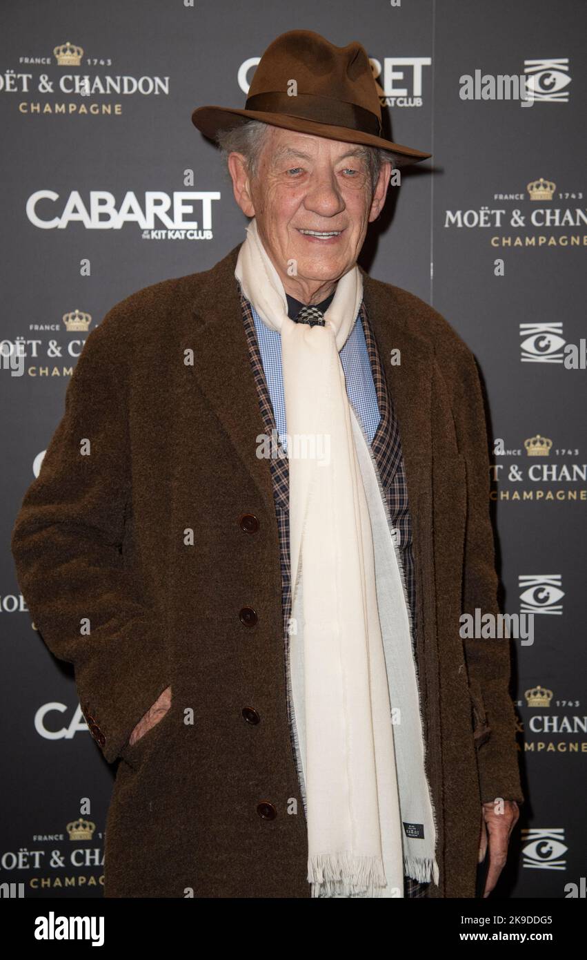 Londres, Royaume-Uni. 27th octobre 2022. Sir Ian McKellen participe à la soirée de gala du « Cabaret au Kit Kat Club », Londres, Angleterre, le 27th octobre 2022. Photo de Gary Mitchell crédit: Gary Mitchell, GMP Media/Alay Live News Banque D'Images