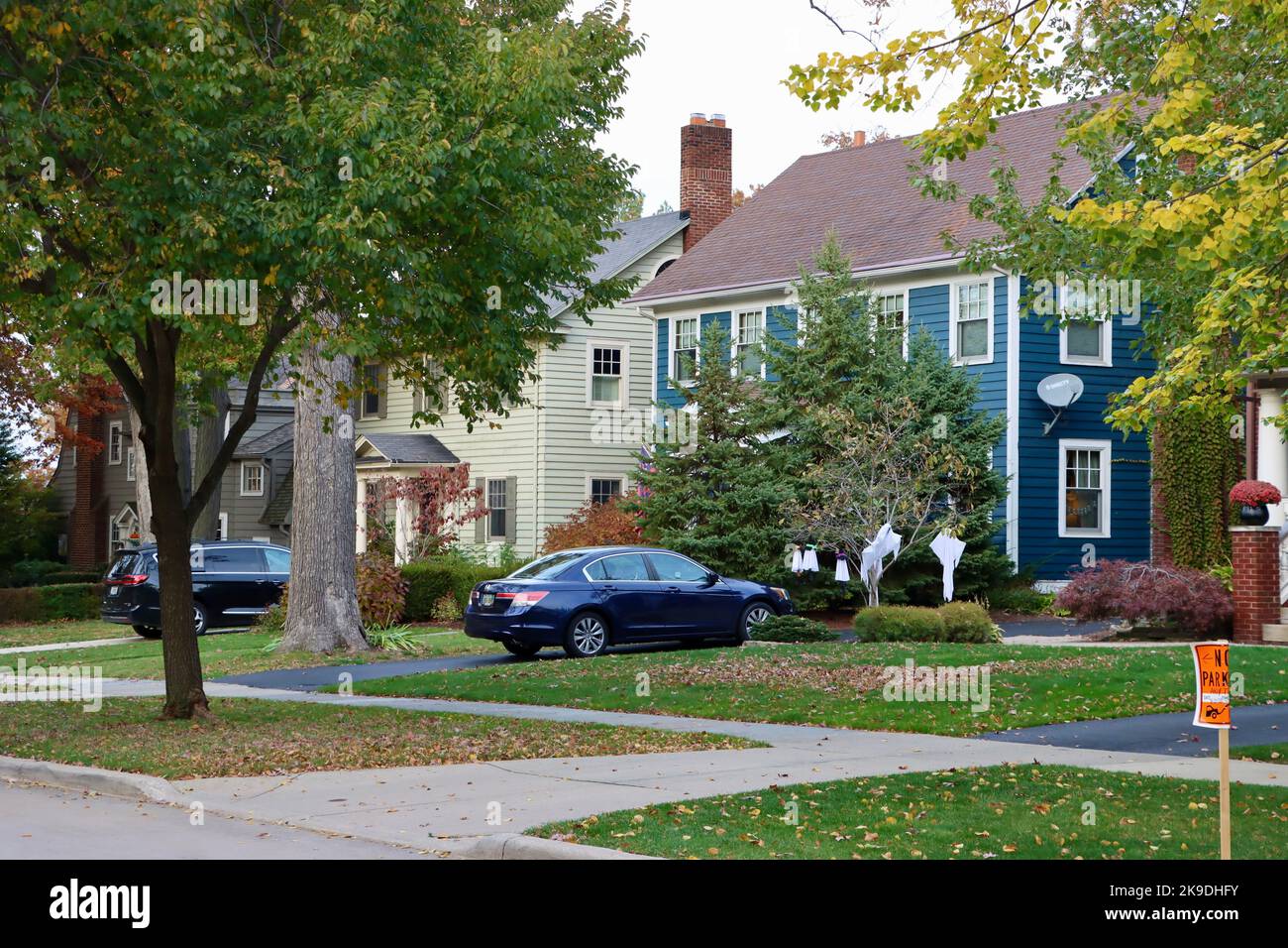 Maisons et propriété sur rue résidentielle à Lakewood, Ohio Banque D'Images