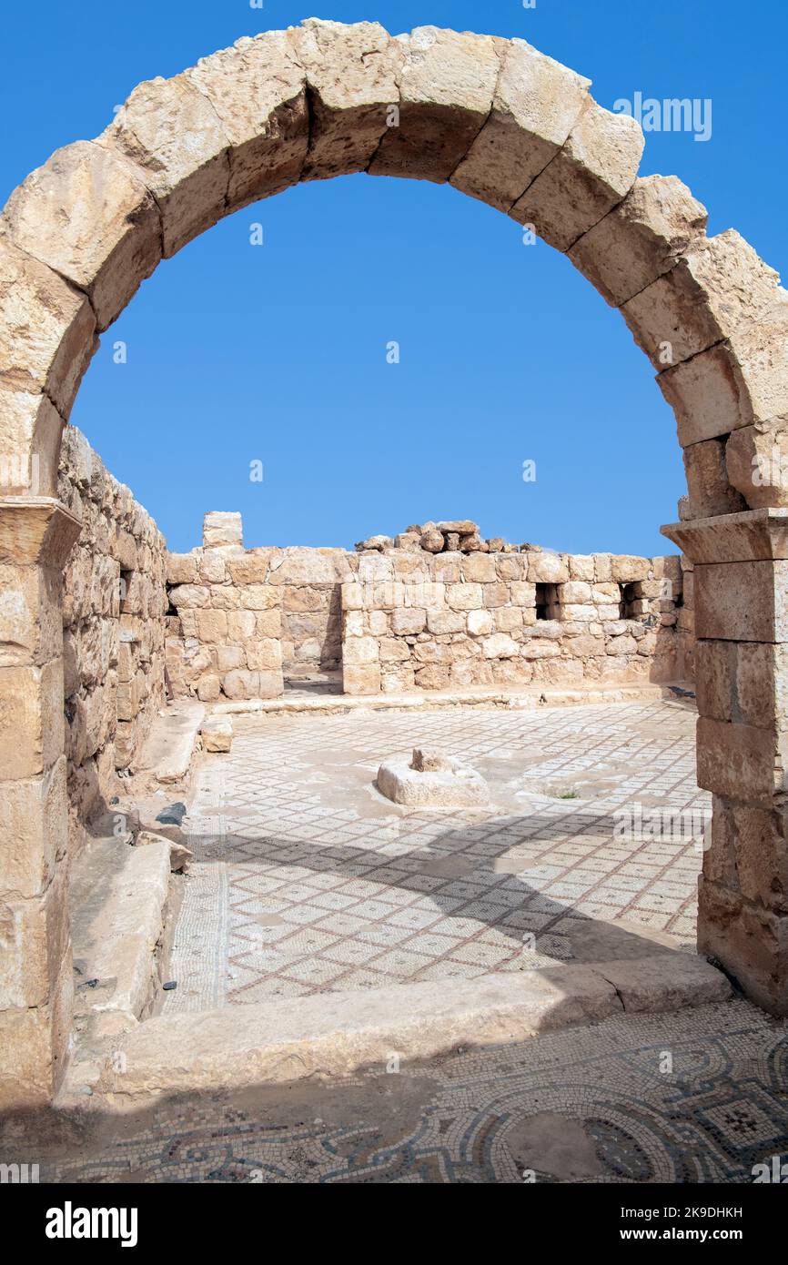 Arche et sol en mosaïque Qasr Al Hallaplat fort désert château Jordan Banque D'Images