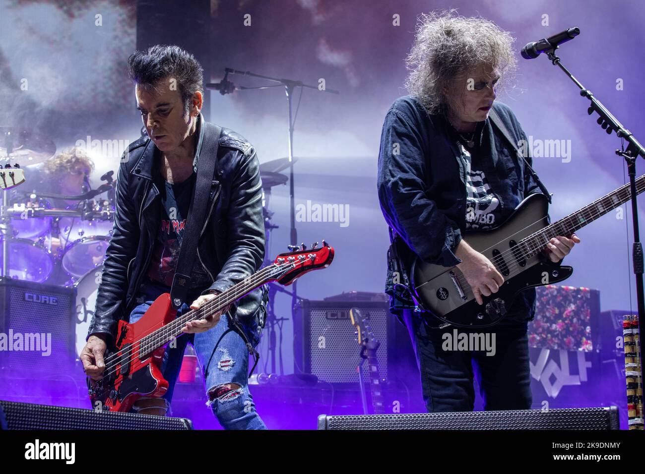 Octobre. 27th 2022. Zagreb, Croatie - le célèbre chanteur britannique Robert Smith avec son groupe de rock gothique, The Cure, interprète un concert en direct Banque D'Images