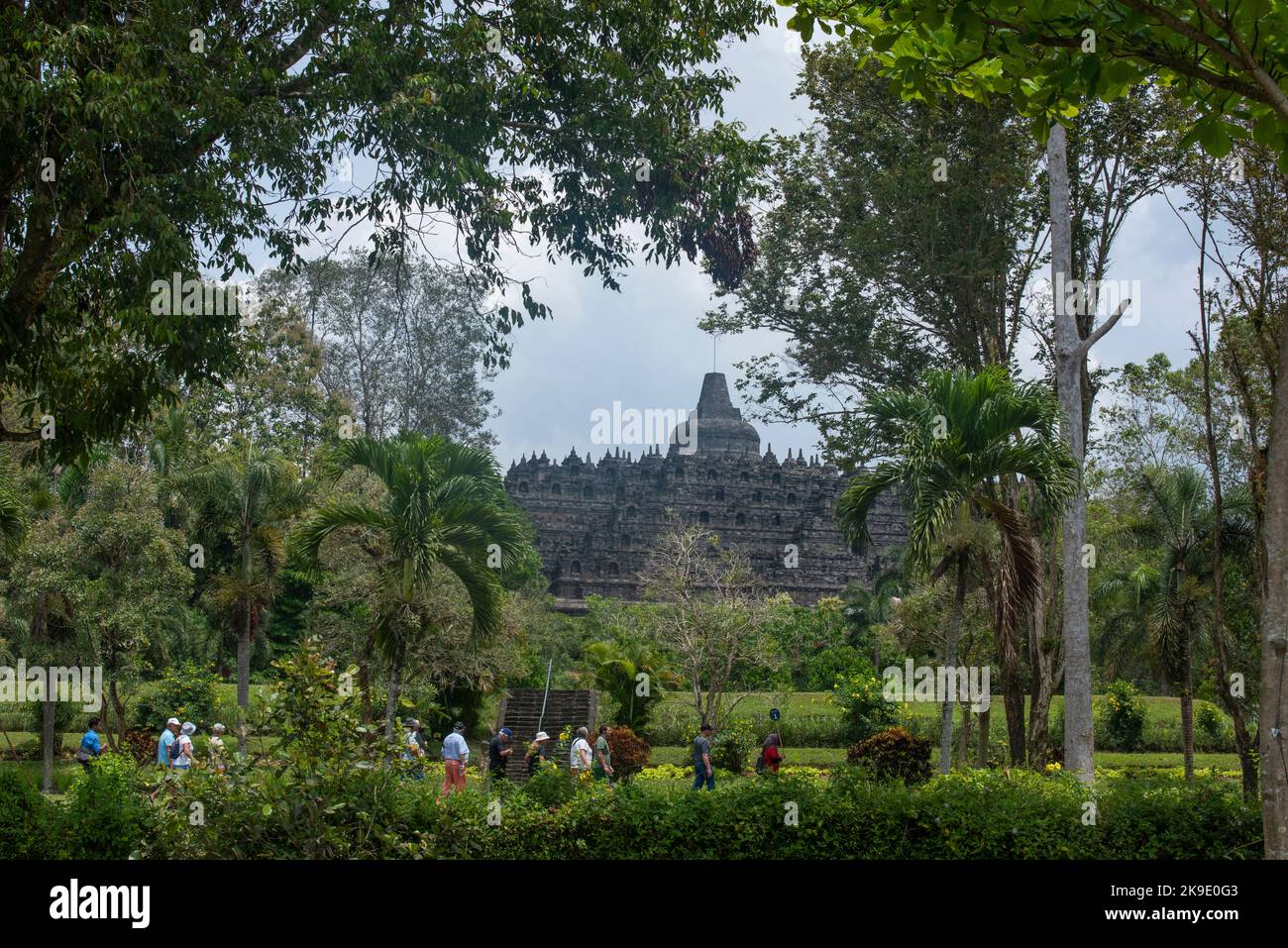Indonésie, Java, Borobudur. Le plus grand monument bouddhiste du monde, vers 780-840. Patrimoine mondial de l'UNESCO. Banque D'Images
