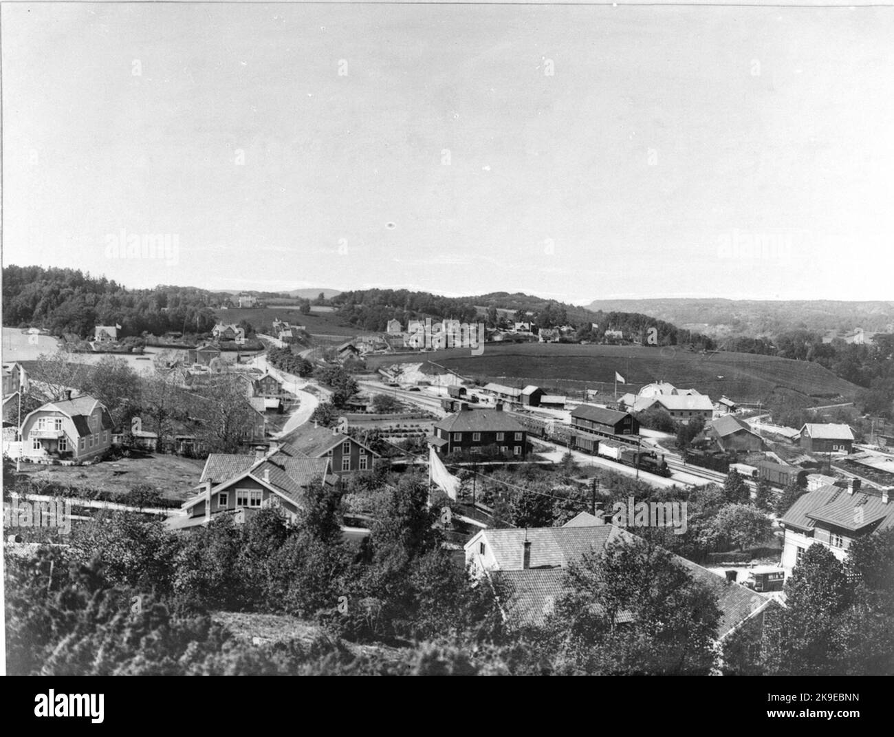La station SJ a été construite en 1905. La maison de la gare, sur deux étages en pierre, a été modernisée en 1936. Banque D'Images