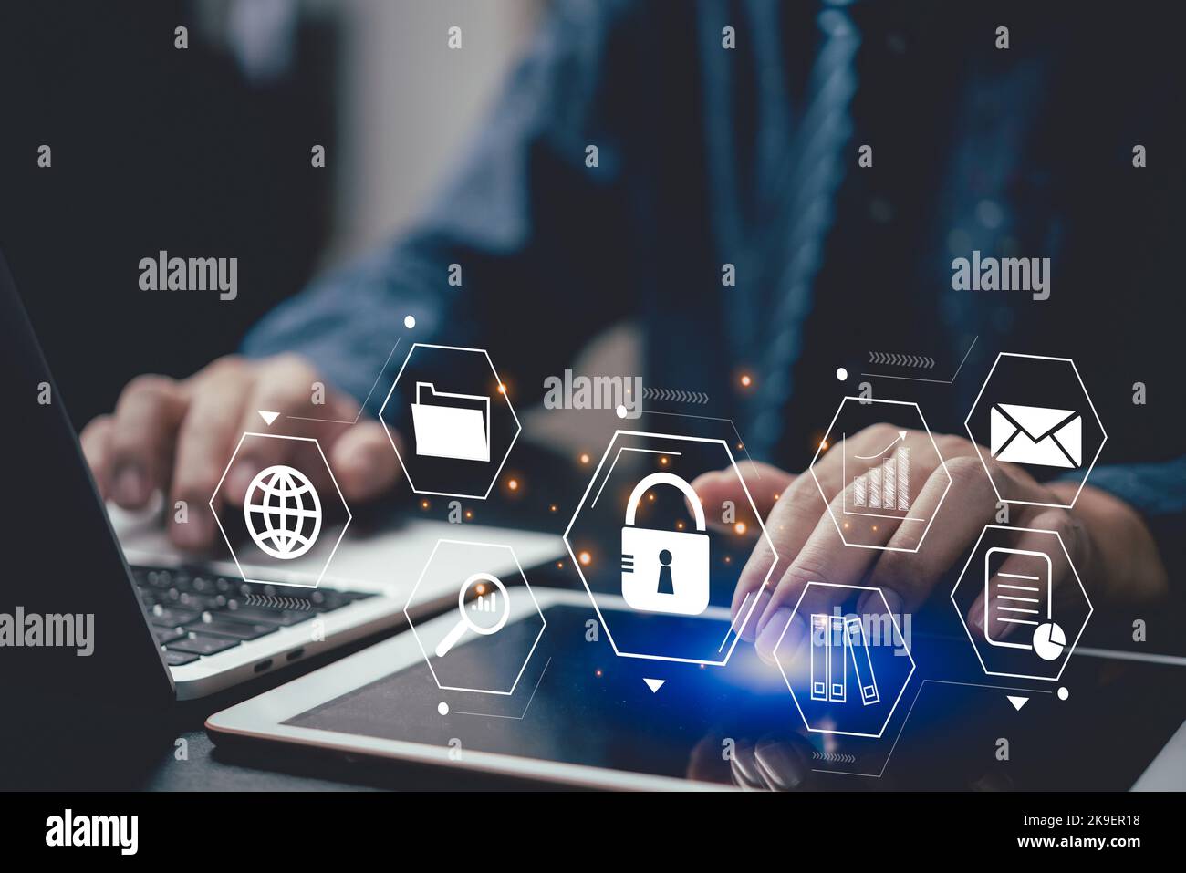 Protection des systèmes d'information en ligne via Internet grâce au chiffrement grâce à la protection contre le cyber-vol. Banque D'Images