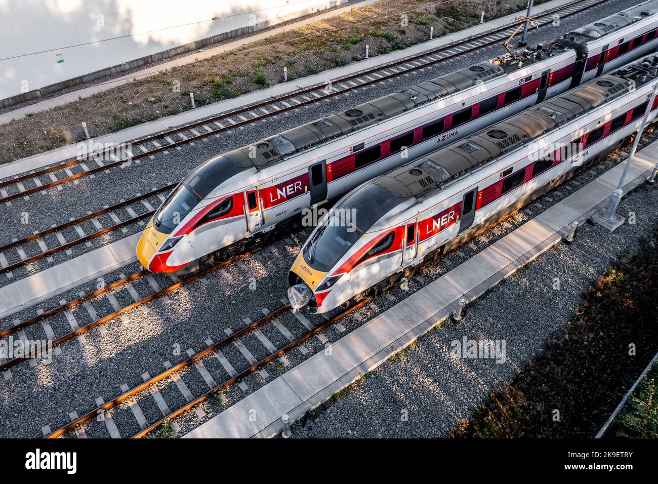 Une vue aérienne de la flotte diesel électrique Hitach Azuma de trains de voyageurs à grande vitesse au dépôt de maintenance DE LNER à Doncaster Banque D'Images