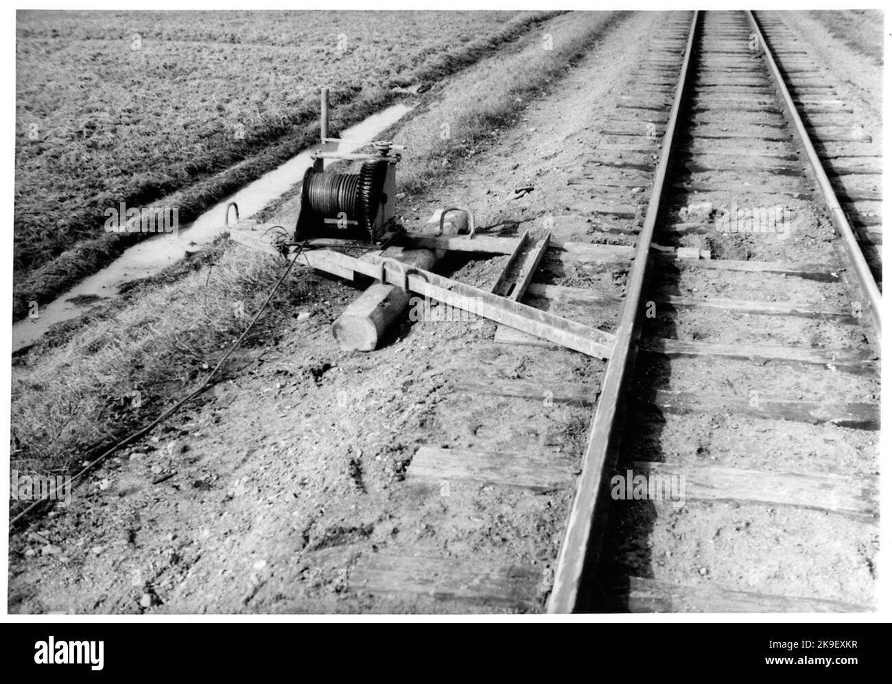 Détails, tout en travaillant sur le levage de poteaux en béton. Banque D'Images