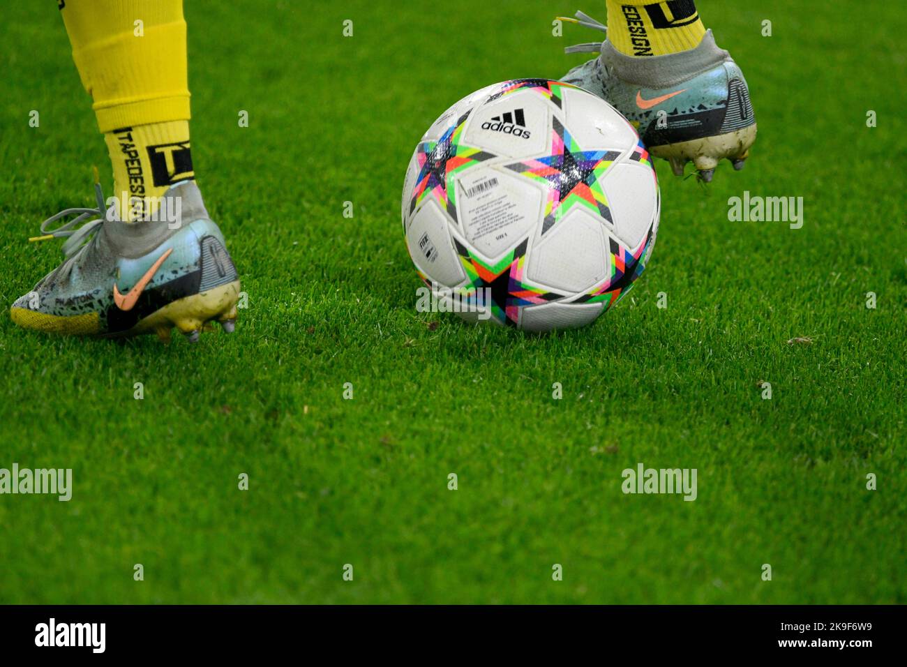 Dortmund Allemagne 25.10.2022, football: UEFA Champions League saison 2022/23 Stage de groupe match jour 5, Borussia Dortmund (BVB) vs Manchester City (MAC) — ballon de match officiel Adidas Banque D'Images