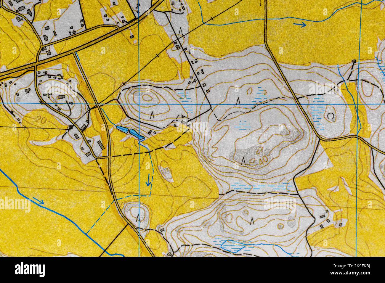 Carte topographique en gros plan avec les routes et les champs Banque D'Images