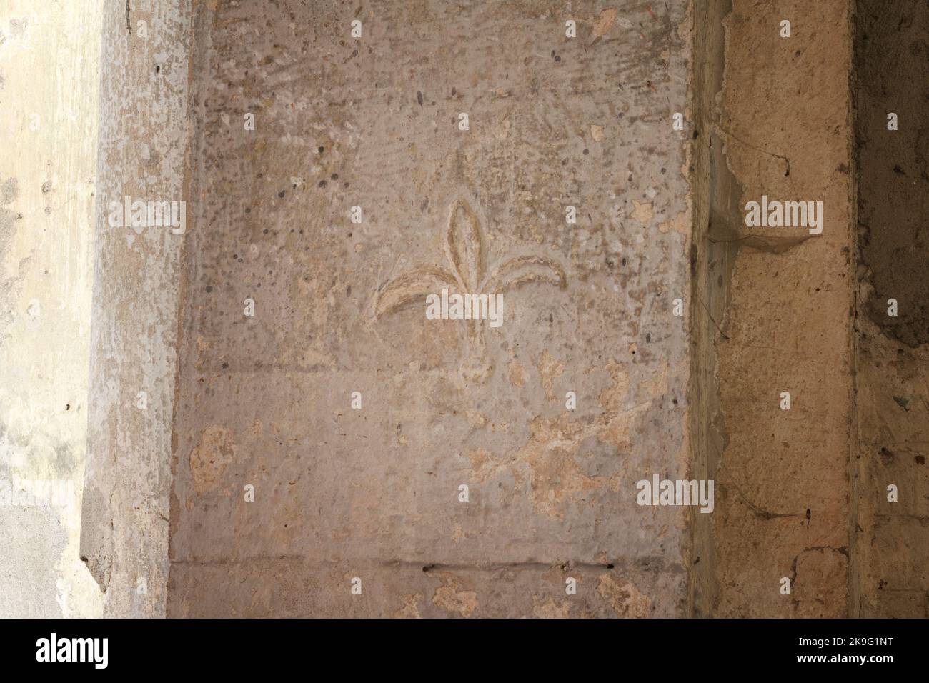 Fleur-de-lis - Église Saint-Columbanus - petit bijou de Lombard roman (12th c.) - Vapiro d'Adda, Milan, Italie Banque D'Images