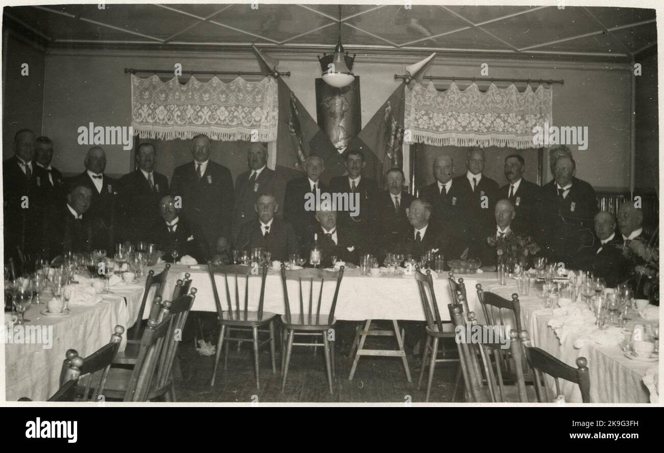 Des commandants supérieurs et des médaillés à la célébration de la Commission royale suédoise des chemins de fer sur 30 septembre 1933 à l'hôtel central à Arvidsjaur, c'est pour cette raison que le groupe Arvidsjaur - Sorsele ouvre pour la circulation publique. Banque D'Images