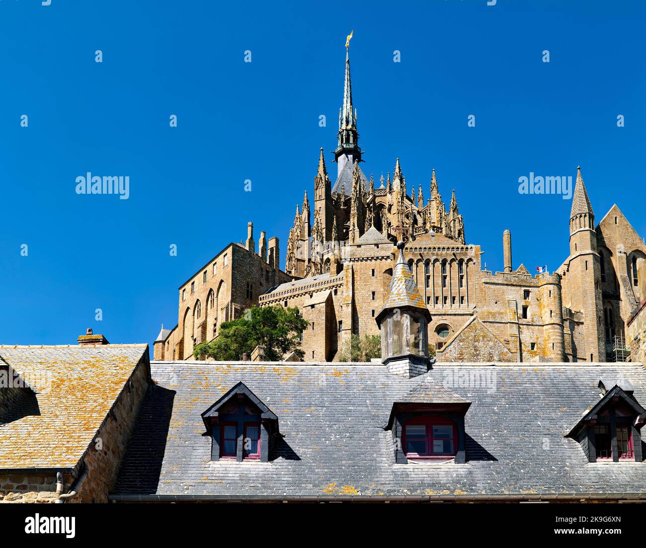 Spire mont st michel abbey Banque de photographies et d’images à haute ...