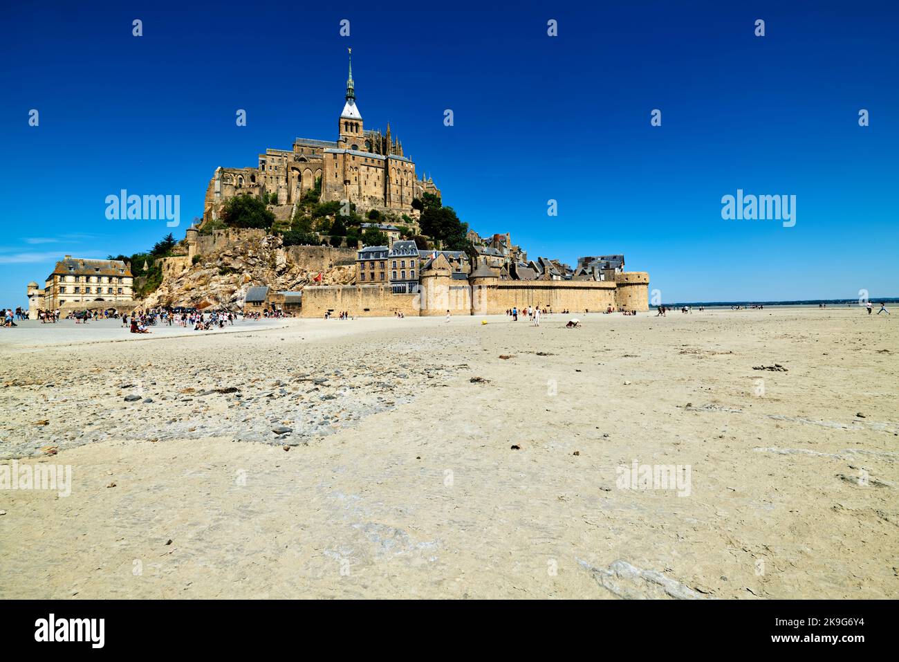 Mont Saint Michel Normandie France à marée basse Banque D'Images