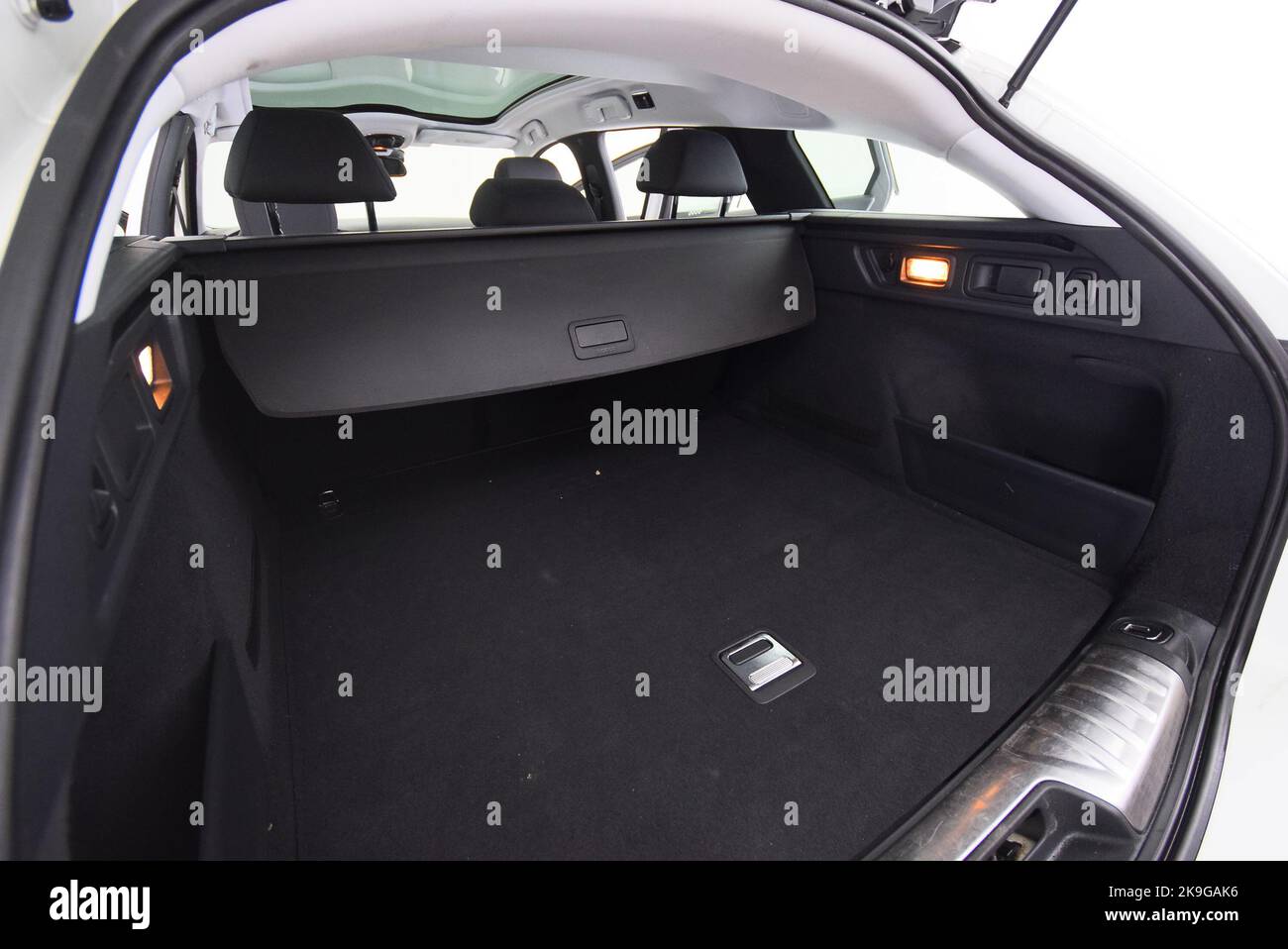 Peugeot 508 SW 2012 extérieur de voiture intérieur intérieur habitacle intérieur sans personne Banque D'Images