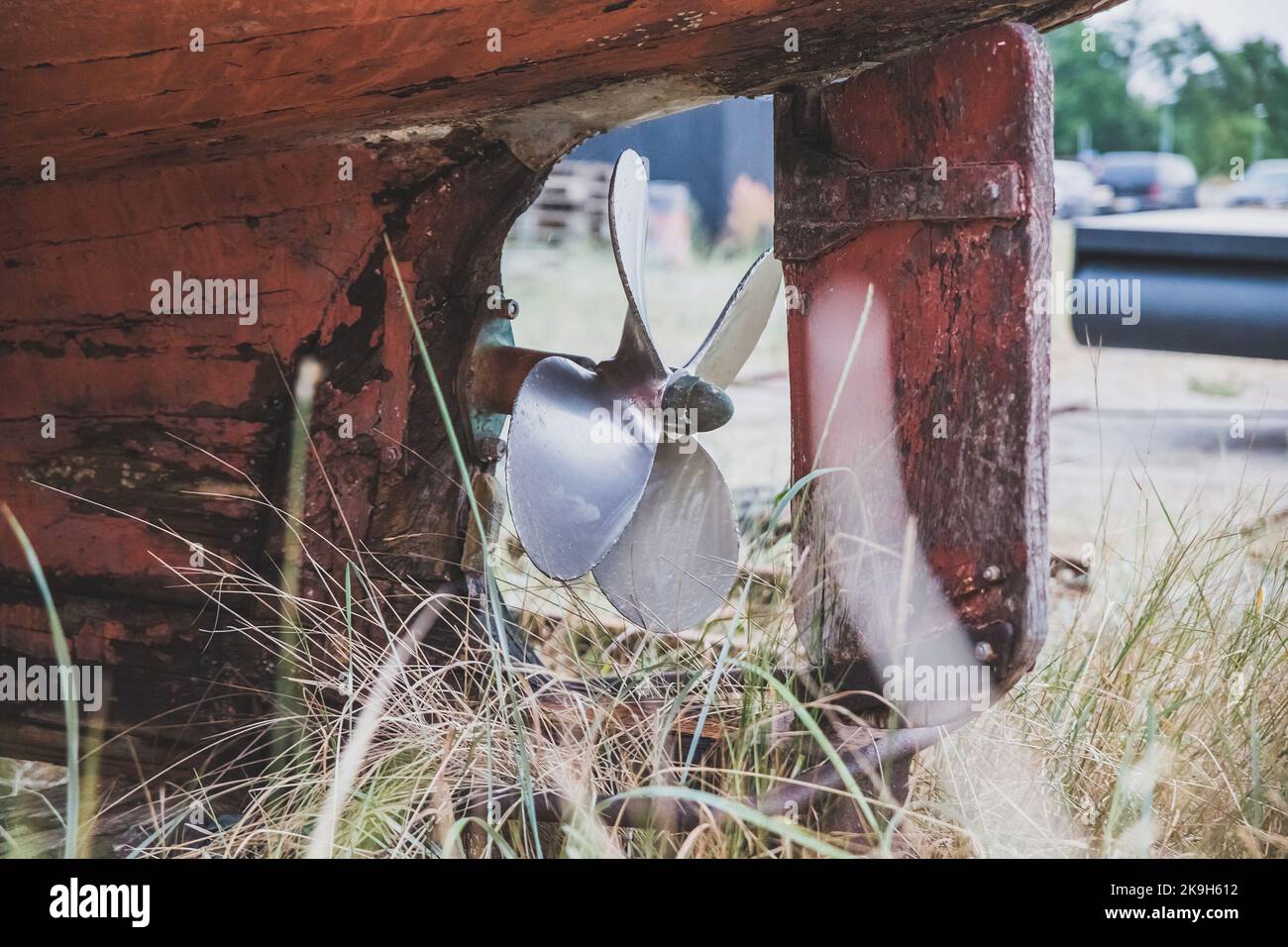 Hélice d'aviron d'un ancien navire en bois sur la jetée de Wirksund au Danemark Banque D'Images