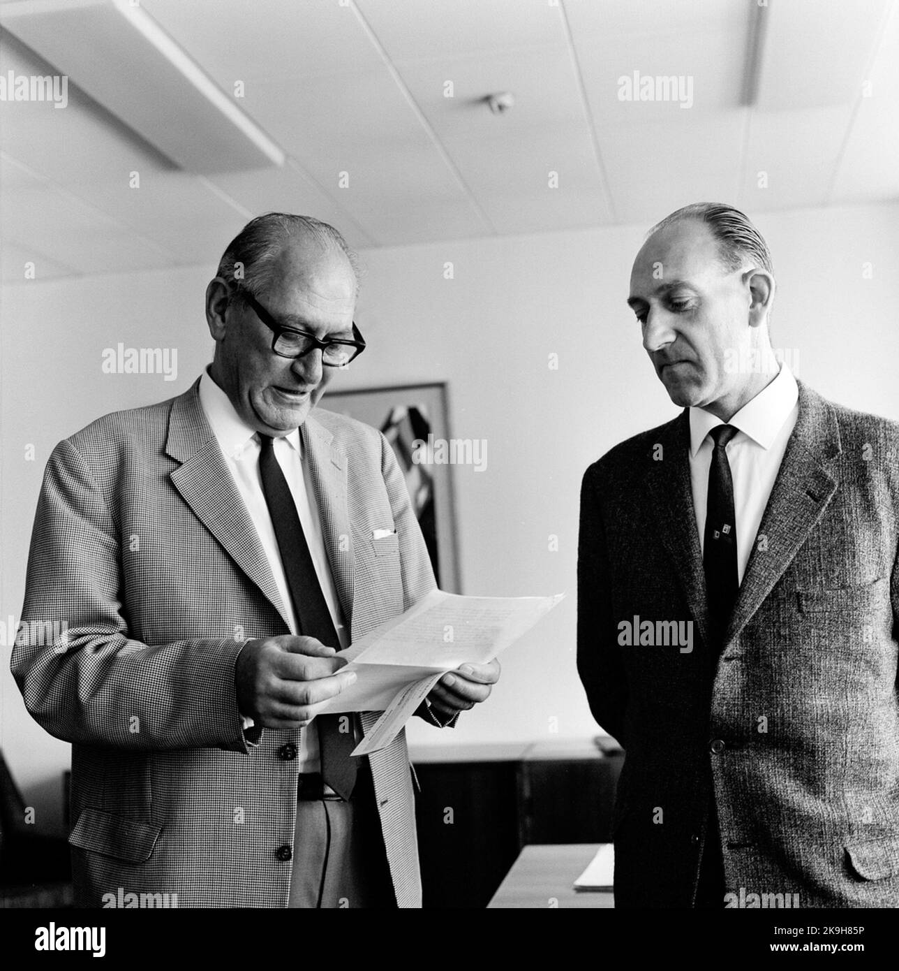 Président de l'atelier (Vstfm) G. Lagerdahl, directeur de district (DC) B. Elwing, premier ingénieur du bureau (Fbriö) S. Emillsson Banque D'Images