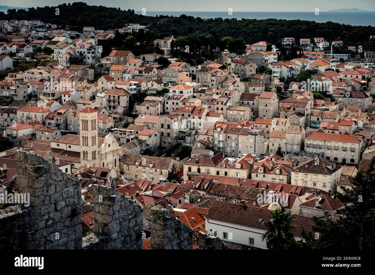 Vue sur le vieux Hvar depuis l'espagnol Forterss, l'île de Hvar, Croatie Banque D'Images