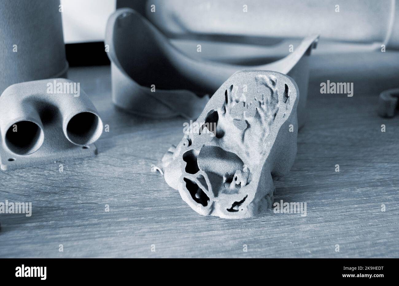 Modèle prototype de coupe transversale du coeur humain imprimé avec imprimante poudre 3D gros plan. Figure imprimée sur l'imprimante 3D en poudre de polyamide. Multi Jet Fusion MJF. Nouvelle technologie d'impression 3D additive moderne Banque D'Images