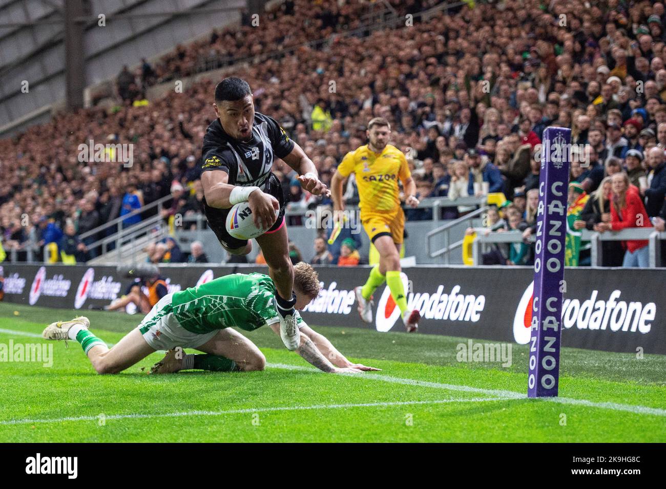 Leeds, Royaume-Uni. 28th octobre 2022 - coupe du monde de rugby coupe Nouvelle-Zélande contre l'Irlande au stade Headingley, Leeds, Royaume-Uni - Ronaldo Mulitalo de Nouvelle-Zélande marque un essai. Crédit : Dean Williams/Alay Live News Banque D'Images