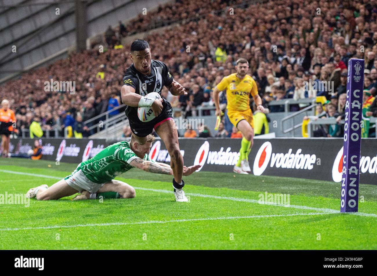 Leeds, Royaume-Uni. 28th octobre 2022 - coupe du monde de rugby coupe Nouvelle-Zélande contre l'Irlande au stade Headingley, Leeds, Royaume-Uni - Ronaldo Mulitalo de Nouvelle-Zélande marque un essai. Crédit : Dean Williams/Alay Live News Banque D'Images