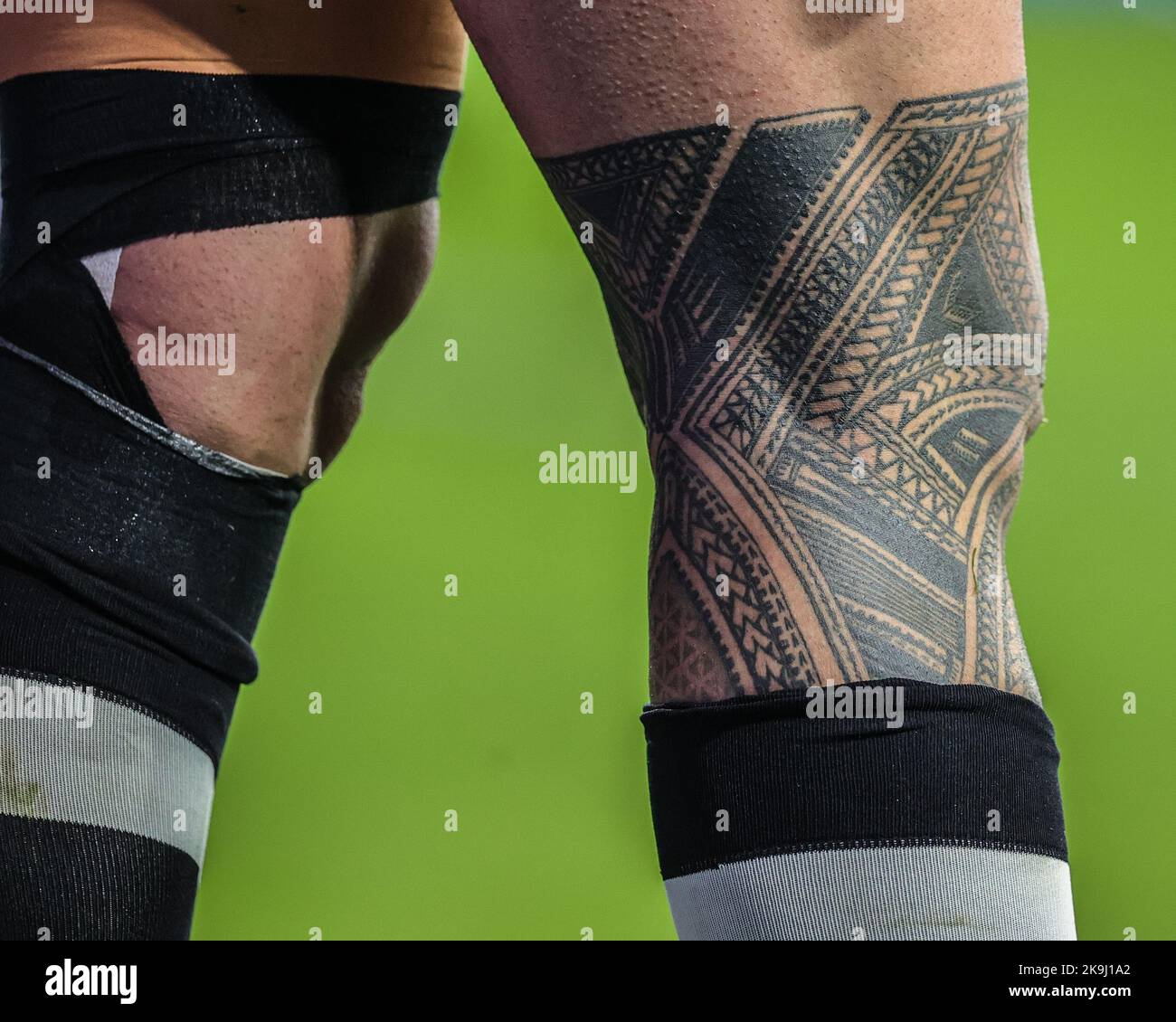 Leeds, Royaume-Uni. 28th octobre 2022. Tatouage maori à la jambe de Nelson Afo-Solomona de Nouvelle-Zélande lors de la coupe du monde de rugby 2021 match du groupe C Nouvelle-Zélande contre Irlande au stade Headingley, Leeds, Royaume-Uni, 28th octobre 2022 (photo de Mark Cosgrove/News Images) à Leeds, Royaume-Uni, le 10/28/2022. (Photo de Mark Cosgrove/News Images/Sipa USA) crédit: SIPA USA/Alay Live News Banque D'Images