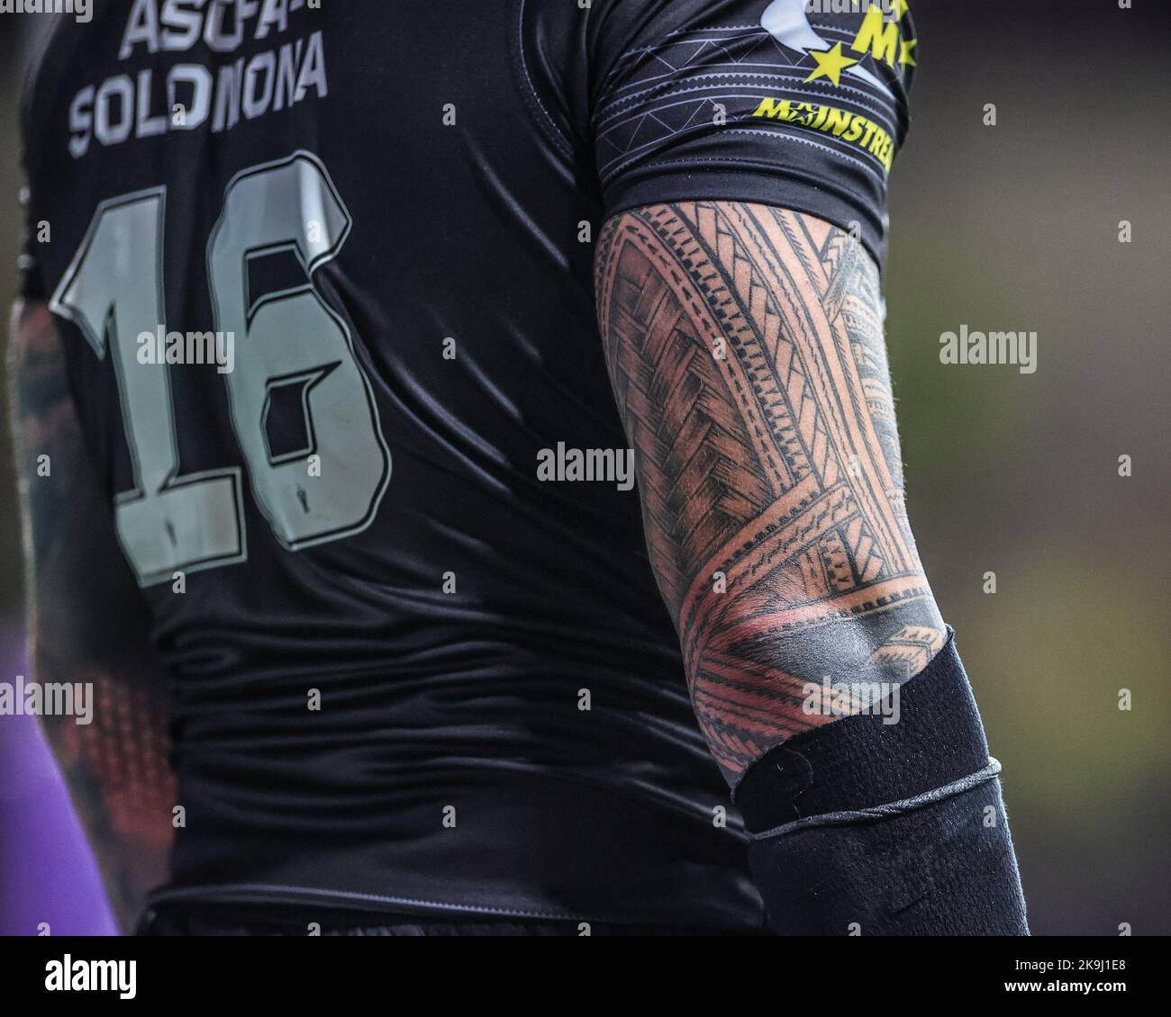 Leeds, Royaume-Uni. 28th octobre 2022. Tatouage au bras maori de Nelson Afo-Solomona de Nouvelle-Zélande lors de la coupe du monde de rugby 2021 match du groupe C Nouvelle-Zélande contre Irlande au stade Headingley, Leeds, Royaume-Uni, 28th octobre 2022 (photo de Mark Cosgrove/News Images) à Leeds, Royaume-Uni, le 10/28/2022. (Photo de Mark Cosgrove/News Images/Sipa USA) crédit: SIPA USA/Alay Live News Banque D'Images