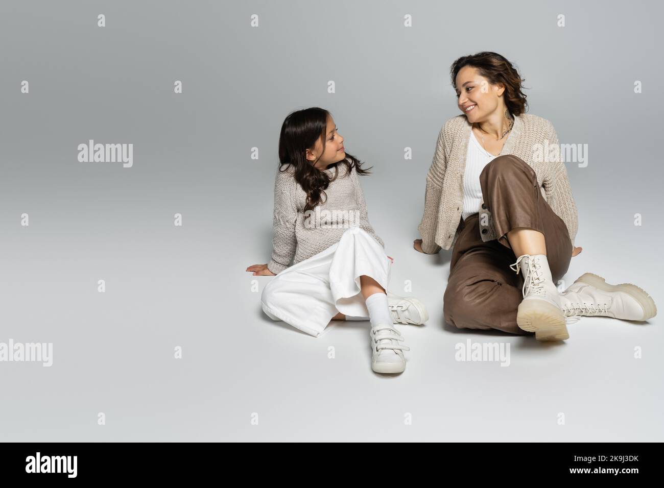 Maman à la mode Banque de photographies et d'images à haute résolution -  Alamy