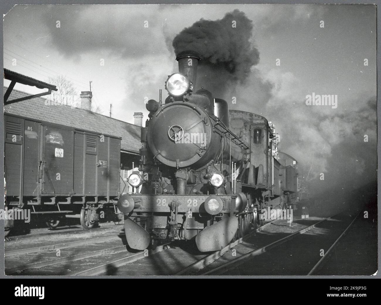 Transport militaire sur la ligne entre Nässjö - Falköping. Locomotive à vapeur avec séquence d'épaulement numéro 28 1c1. Banque D'Images