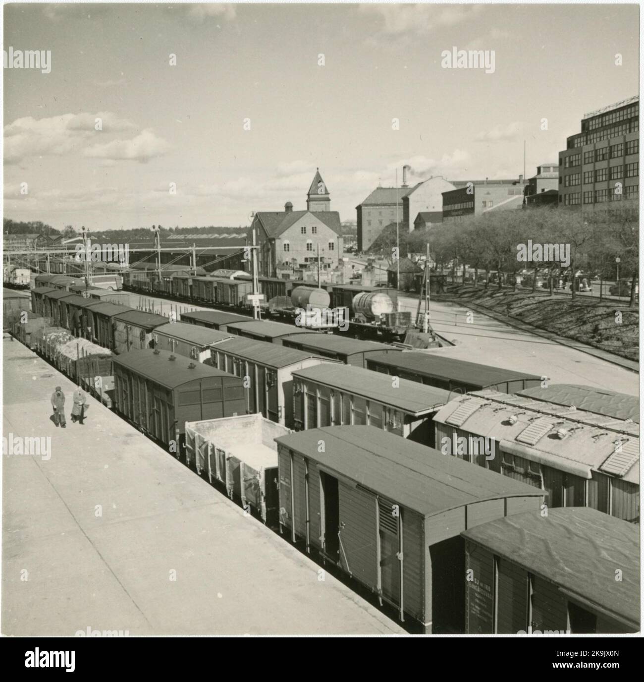 Wagons de marchandises à Stockholm Norra. La photo montre, entre autres choses, les chemins de fer de l'État, SJ No 166 Bangårdsbagn. Banque D'Images