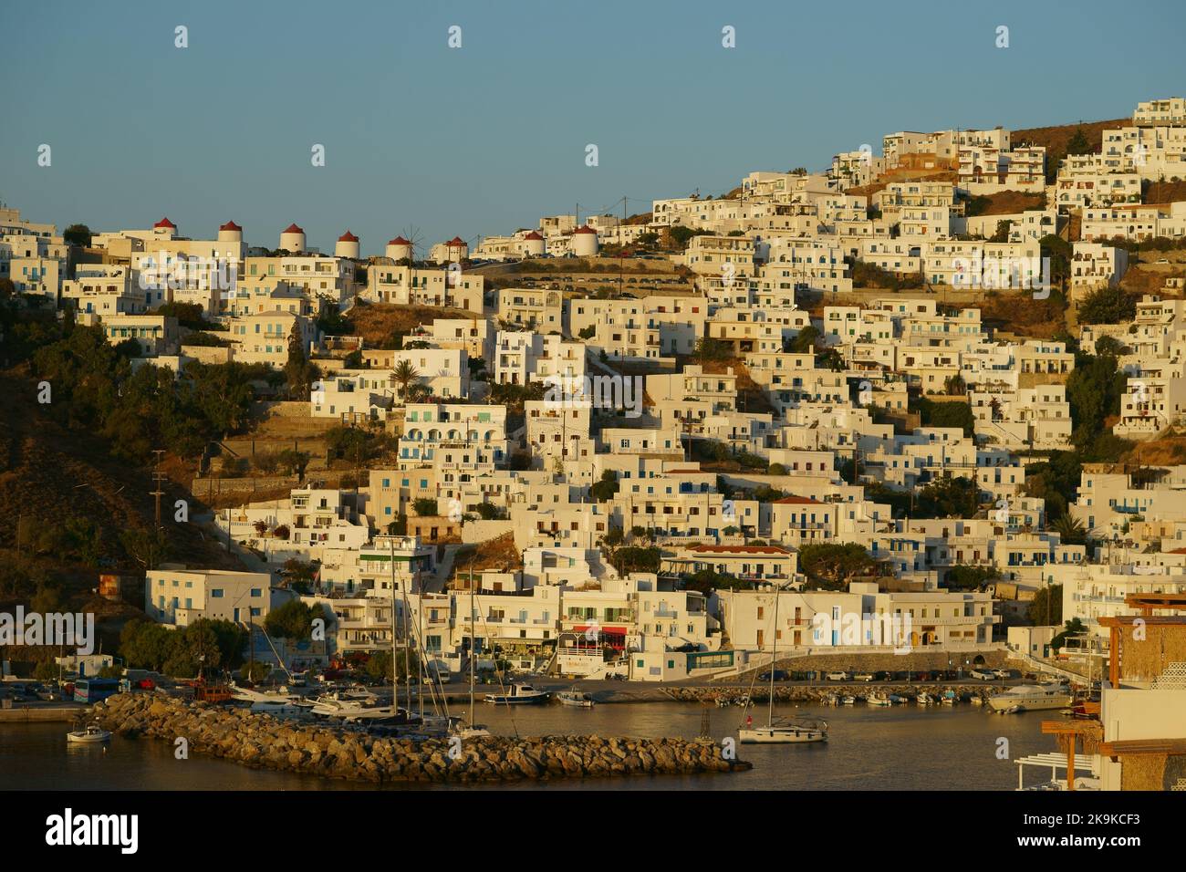 Vue sur le port, Astypalea, îles Dodécanèse, îles grecques, Grèce Banque D'Images