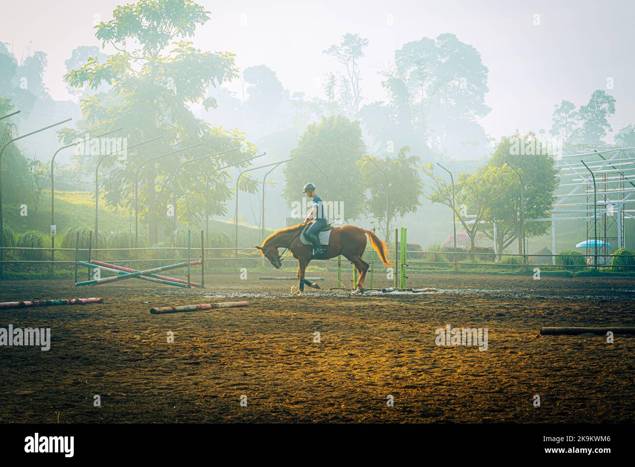 Cette photo a été prise à l'aide d'un drone professionnel, qui capture la beauté du paysage d'une perspective vraiment élevée. Banque D'Images