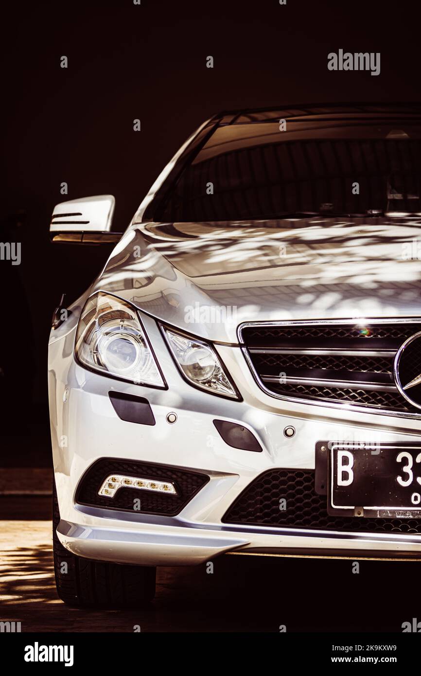 Cette photo a été prise à l'aide d'un drone professionnel, qui capture la beauté du paysage d'une perspective vraiment élevée. Banque D'Images