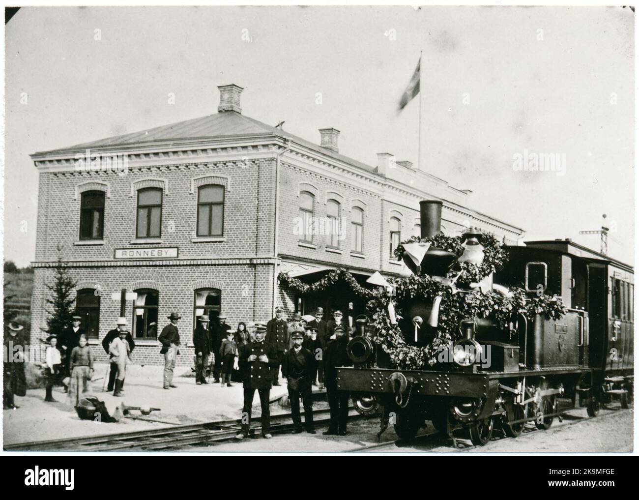 Central Blekinge Railway, Mbij. Gare de Ronneby à l'inauguration du Mellersta Blekinge Railway le 10/7 1889. Banque D'Images