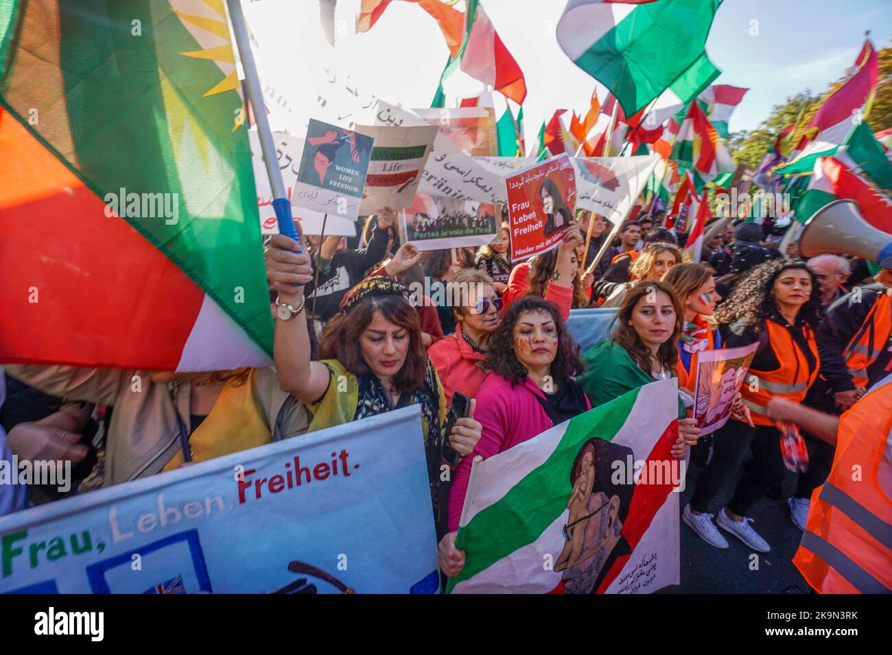 Großdemo gegen das régime der Mullahs im Iran. Auslöser der Demonstrationen war der Tod der 22-jährigen Masha Amini. 22.10.2022, Berlin-Mitte, Tierg Banque D'Images