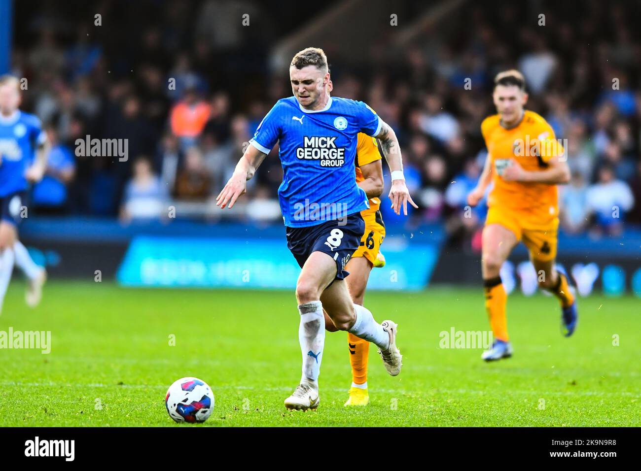 Jack Taylor (8 Peterborough United) contrôle le ballon lors du match de la Sky Bet League 1 entre Peterborough et Cambridge United à London Road, Peterborough, le samedi 29th octobre 2022. (Crédit : Kevin Hodgson | ACTUALITÉS MI) crédit : ACTUALITÉS MI et sport /Actualités Alay Live Banque D'Images