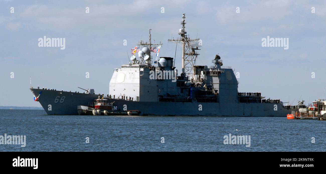 Croiseur missile guidé uss anzio cg 68 Banque de photographies et d ...