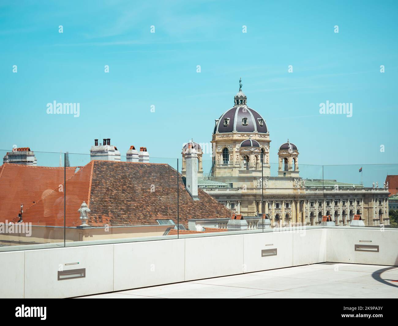 Vienne, Autriche - juin 2022: Voir avec le Musée d'Histoire naturelle de Vienne depuis le sommet des Museumsquartier, le Centre d'art contemporain de Vienne Banque D'Images