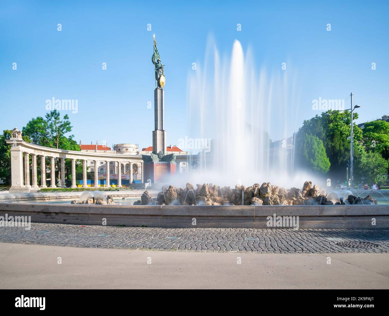 Vienne, Autriche - juin 2022 : le Mémorial de la guerre soviétique à Vienne (Denkmal zu Ehren der Soldaten der Sowjetarmee Hochstrahlbrunnen) construit en 1945, Banque D'Images