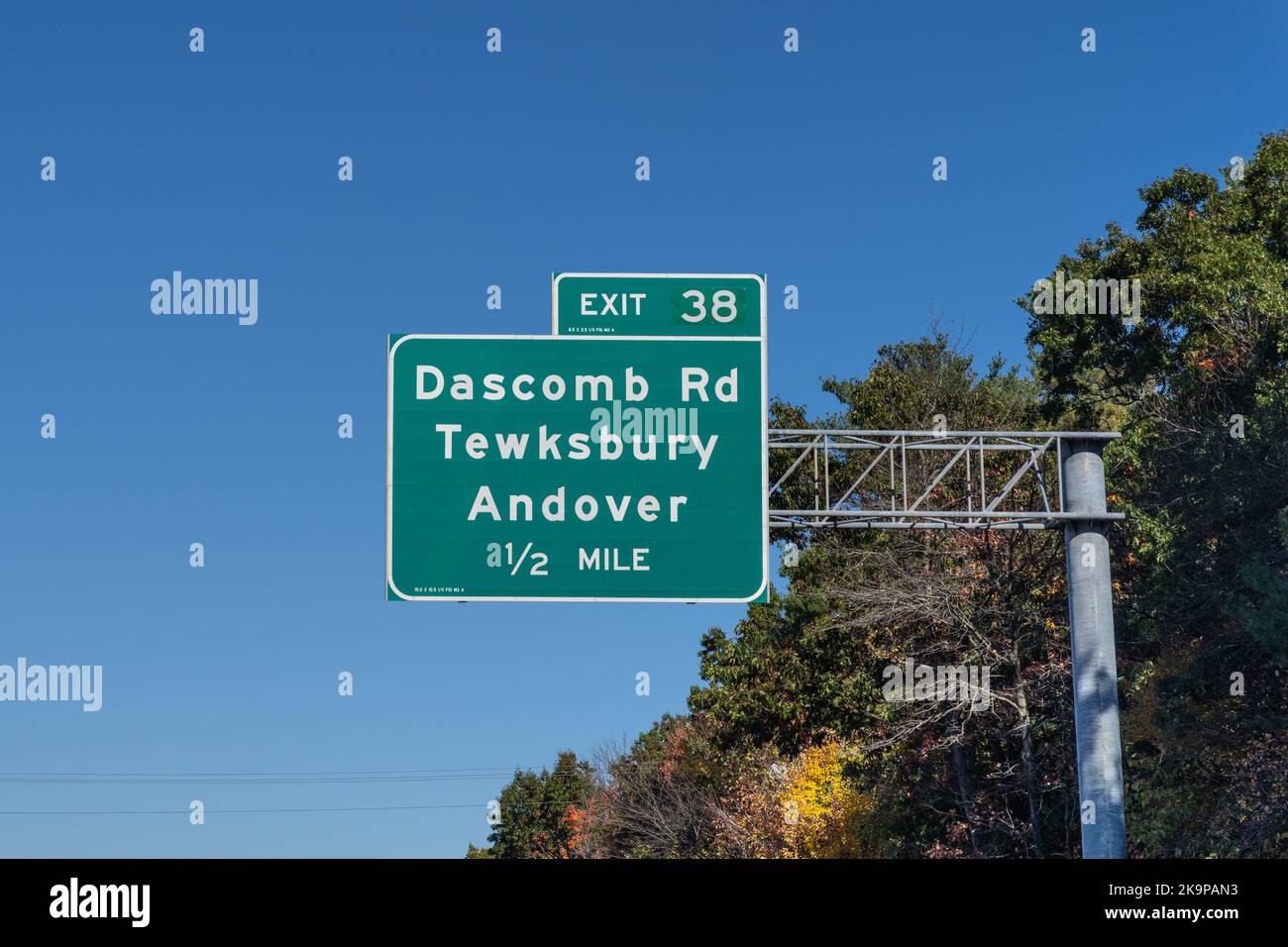 Suivez les panneaux de l'autoroute sur la route 93 en direction du nord à Andover, Massachusetts, sortie 38 Dascomb Rd, Tewksbury, Andover Banque D'Images