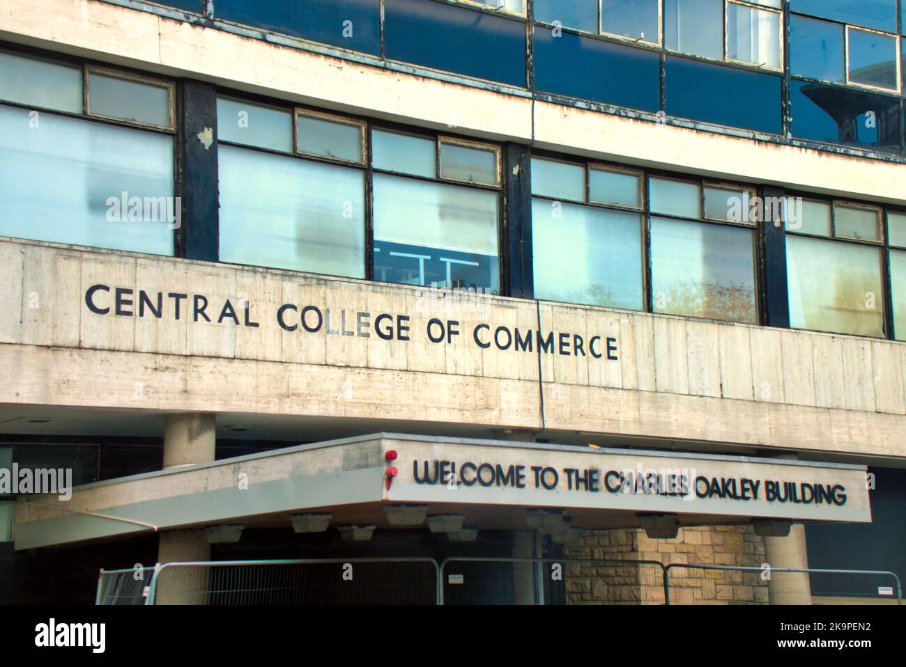 Ancien collège central de commerce Charles Oakley bâtiment maintenant abandonné Banque D'Images