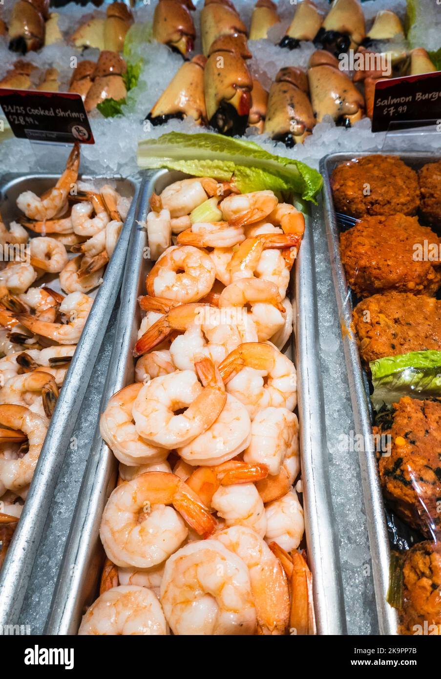 Pescatore Seafood propose de délicieux poissons frais dans le Grand Central Market, NYC, USA 2022 Banque D'Images