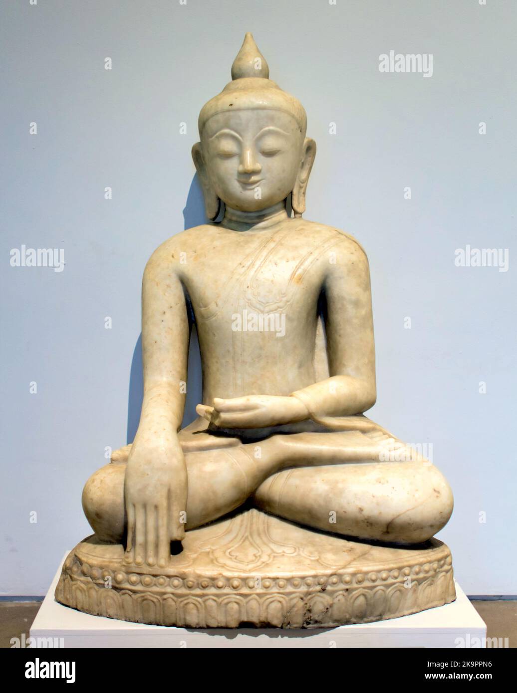 Musée de la vie religieuse et de l'art de St. Mungo statue DE BOUDDHA SEREINE Banque D'Images